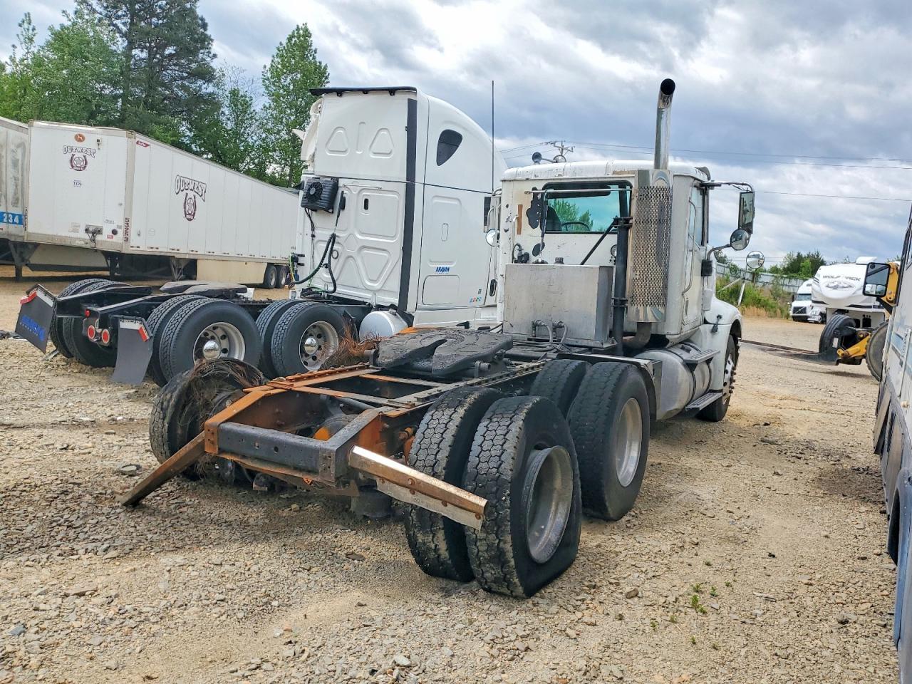 2005 International 9400I Semi Truck
