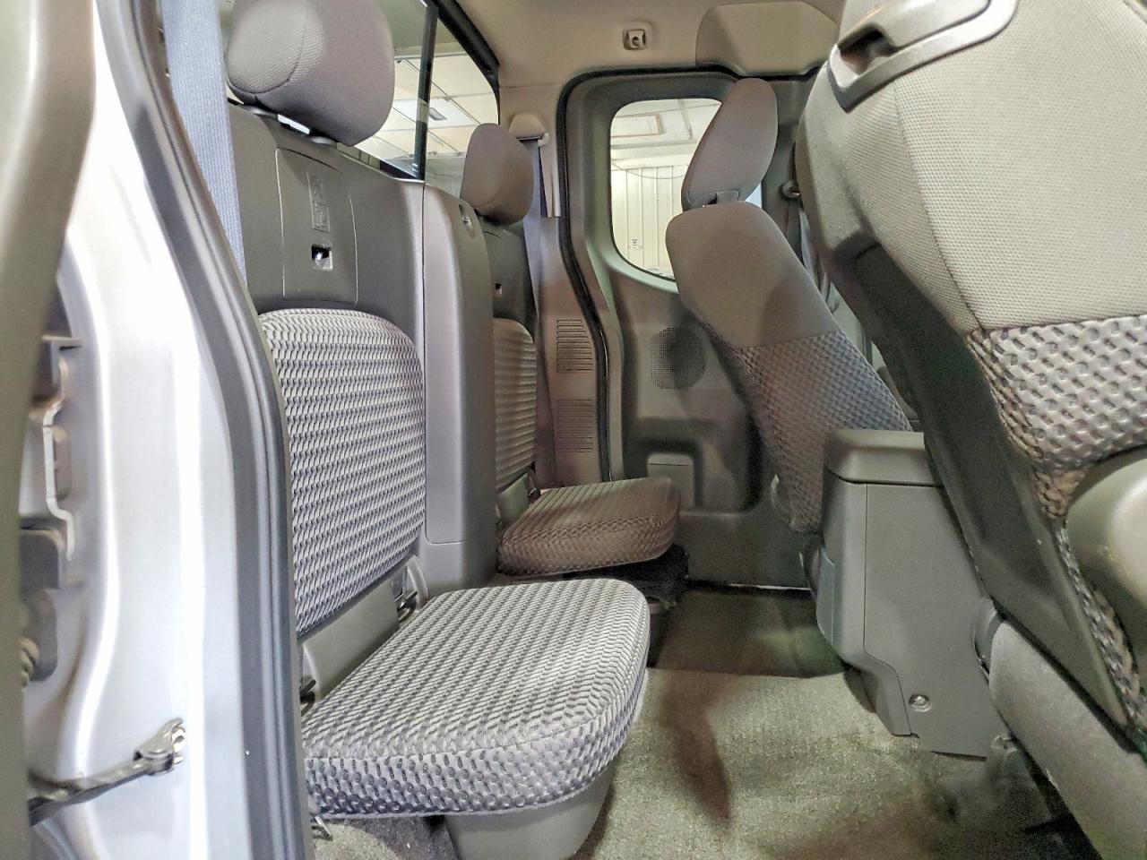 2012 Nissan Frontier SV V6