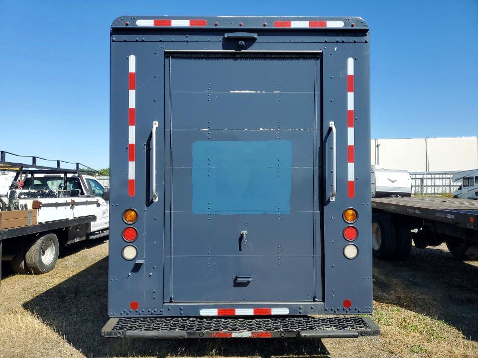 2020 Freightliner MT45G Chassis Delivery Truck