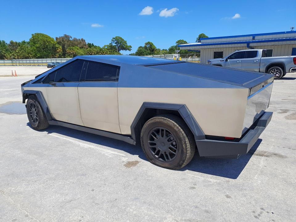 2025 Tesla Cybertruck