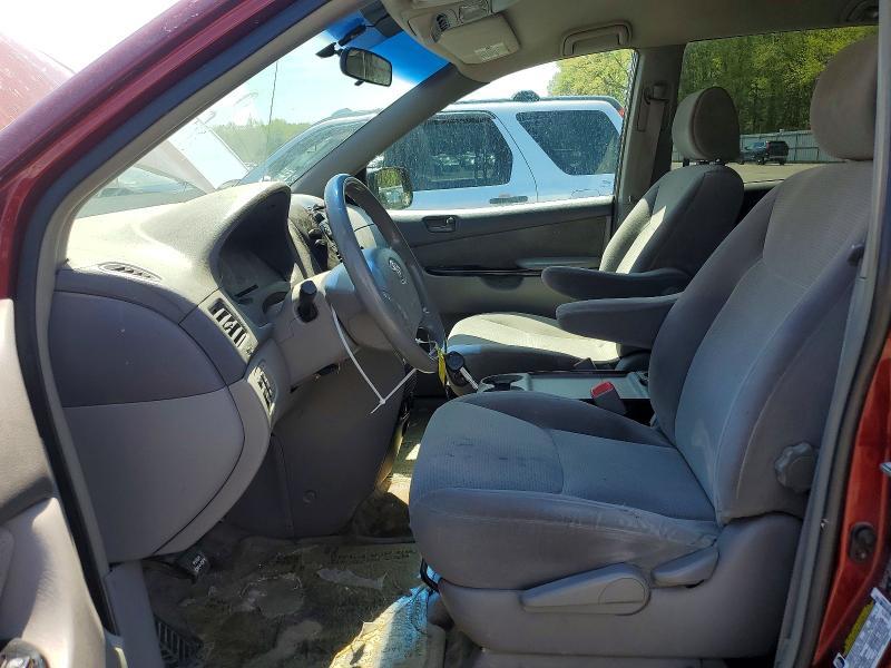 2005 Toyota Sienna le 7 Passenger