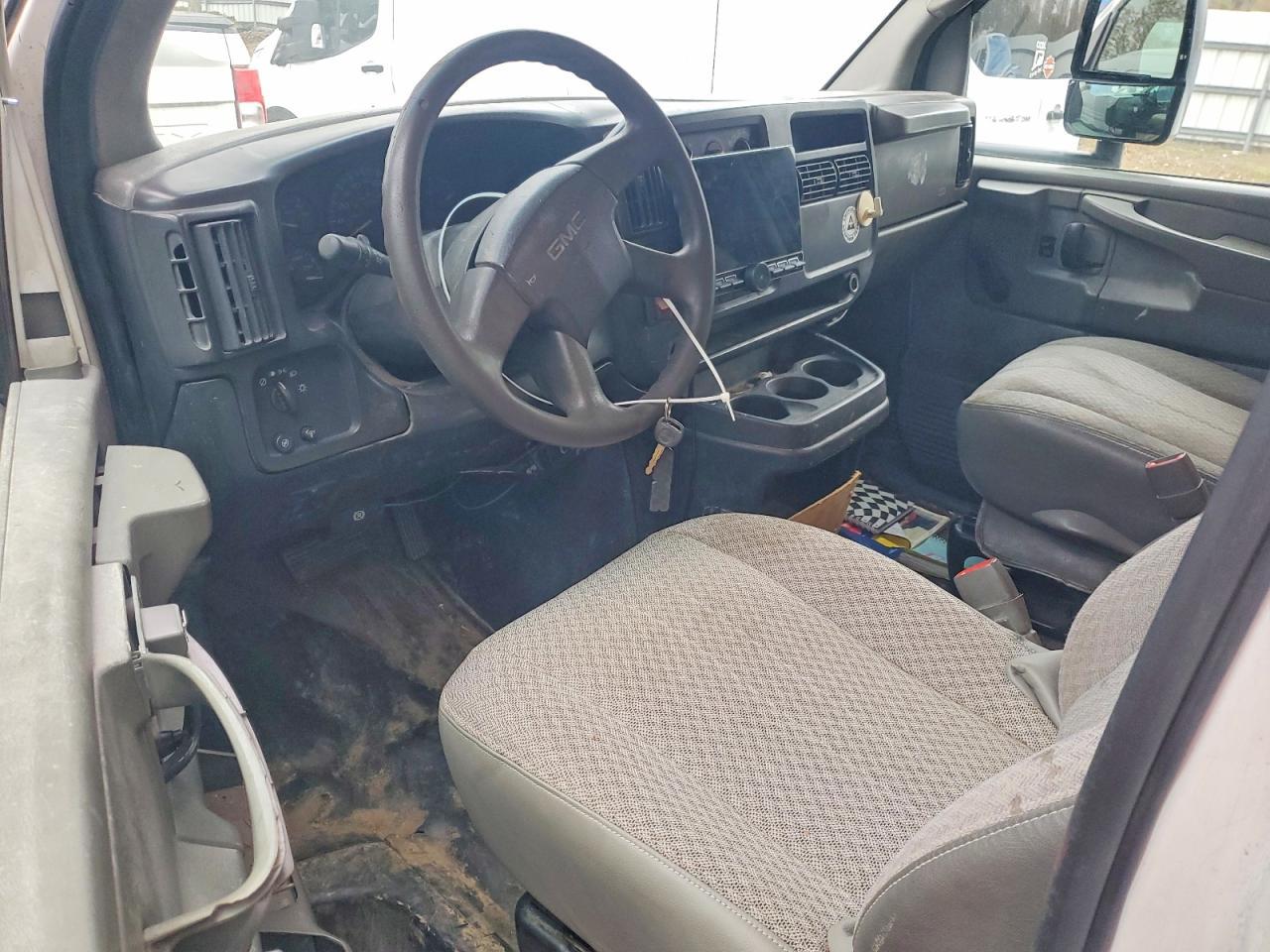 2004 GMC Savana Cutaway G3500