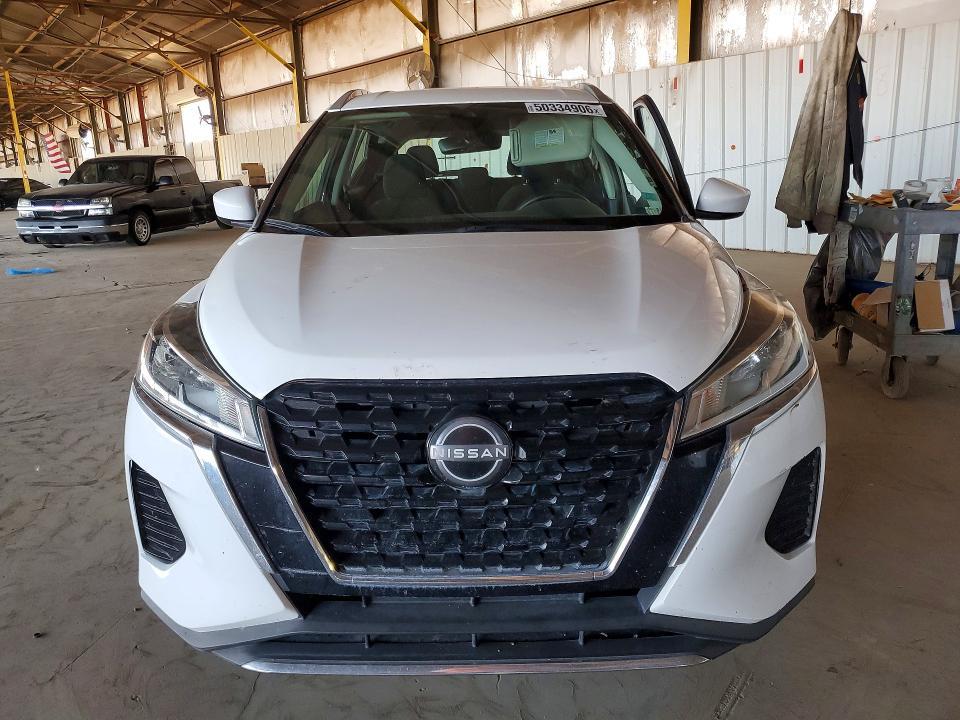 2022 Nissan Kicks sv