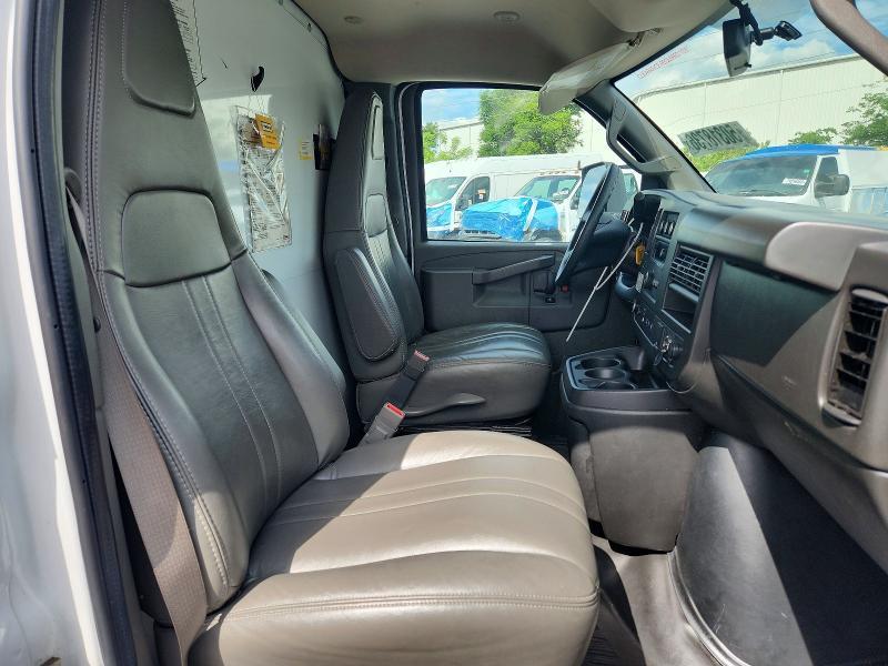 2022 GMC Savana BOX Truck