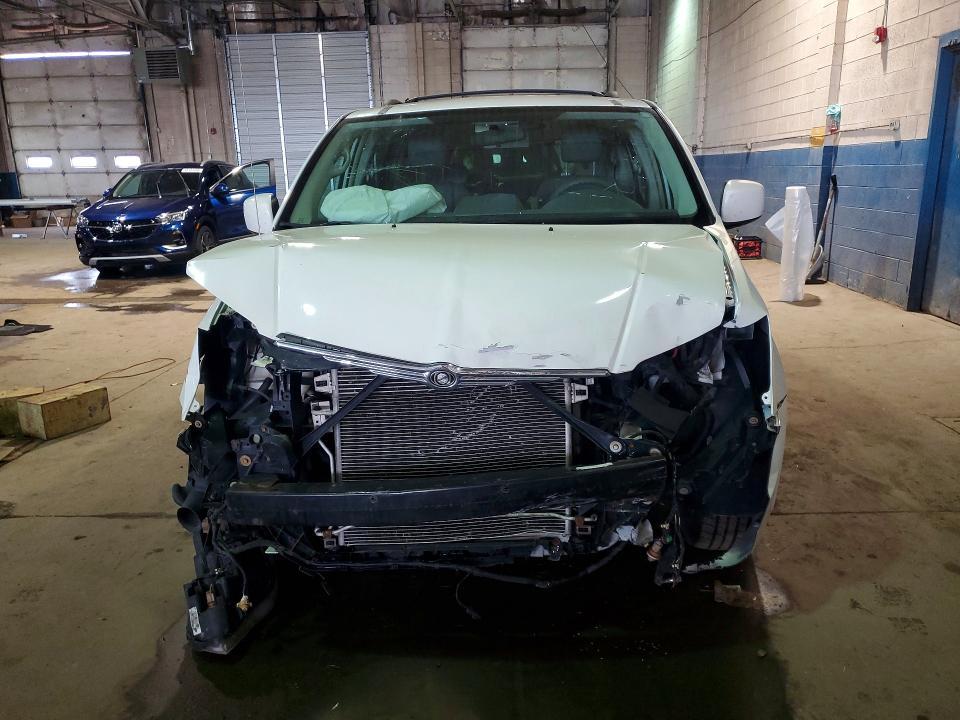 2010 Chrysler Town & Country Touring