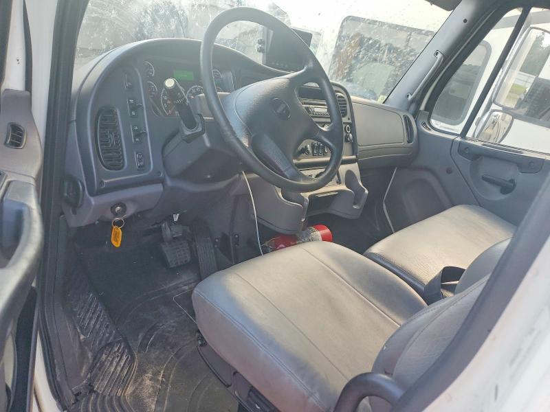 2016 Freigliner 2016 Freightliner Business Class M2 BOX Truck