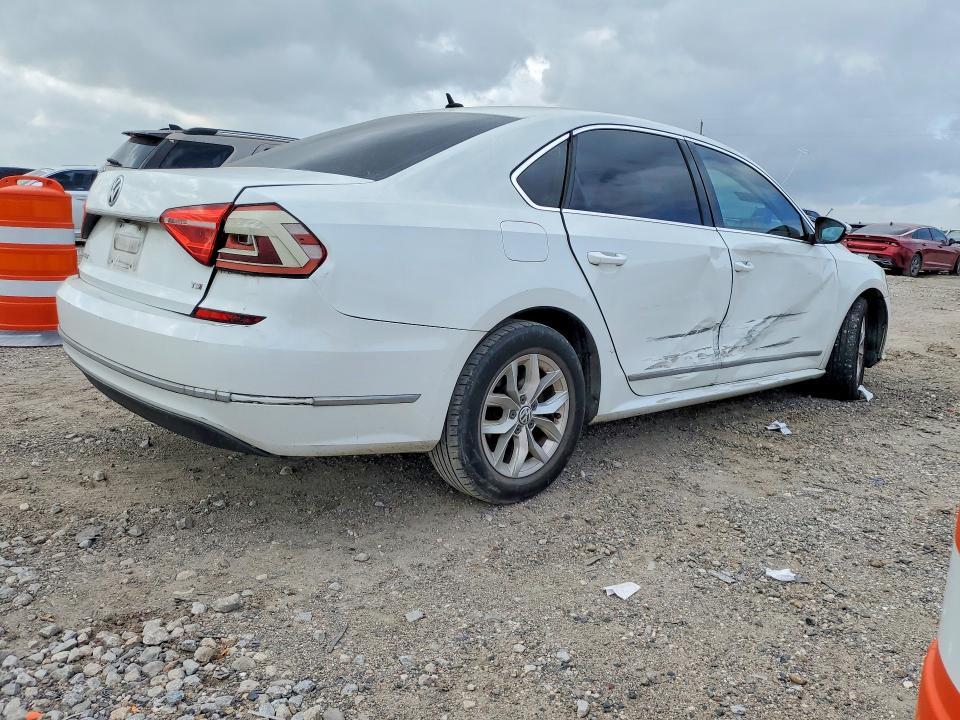 2016 Volkswagen Passat s