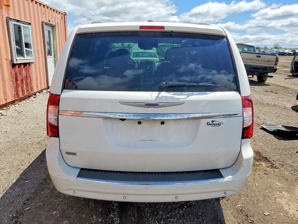 2013 Chrysler Town & Country Touring l