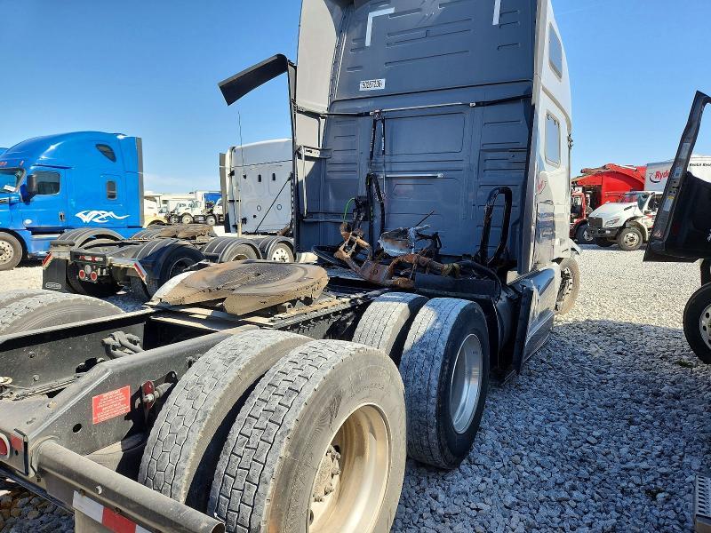 2025 Volvo VN VNL