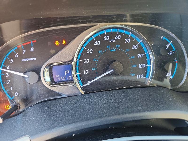 2011 Toyota Sienna xle 8-passenger