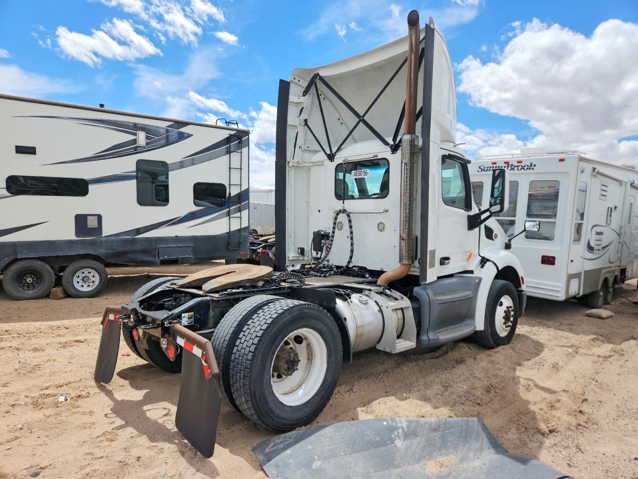 2018 Peterbilt 579 Semi Truck