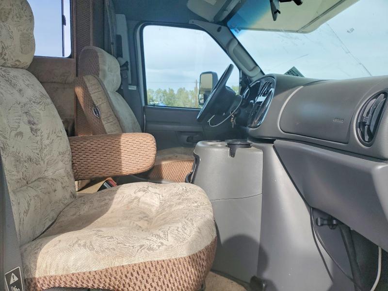 2003 Fleetwood Tioga Recreational Vehicle (RV)