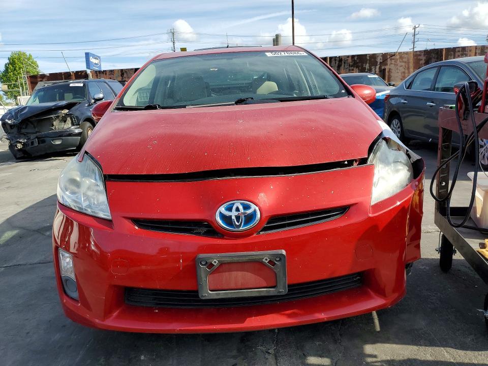 2010 Toyota Prius iii