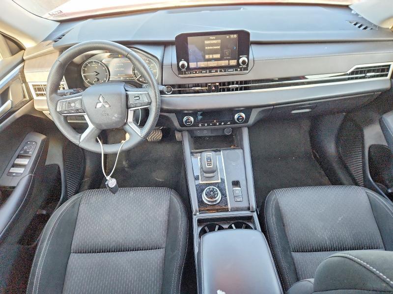 2024 Mitsubishi Outlander es