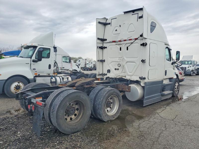2020 Freigliner 2020 Freightliner Cascadia 126 Semi Truck
