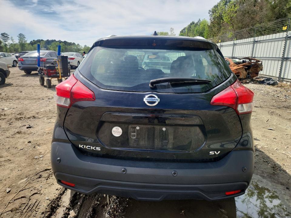 2020 Nissan Kicks sv