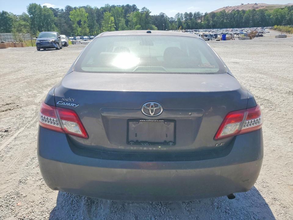 2011 Toyota Camry le
