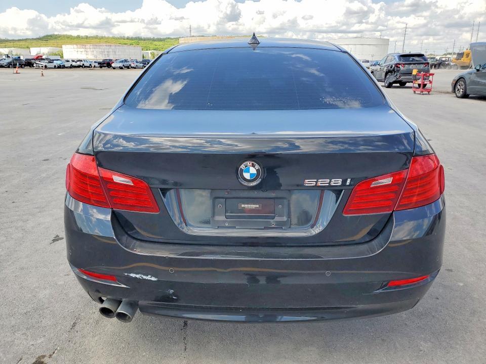 2016 BMW 528 i