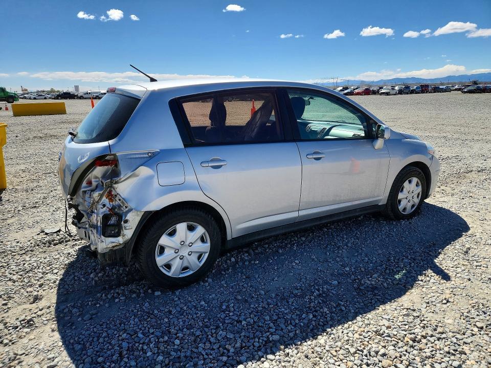 2011 Nissan Versa 1.8 s