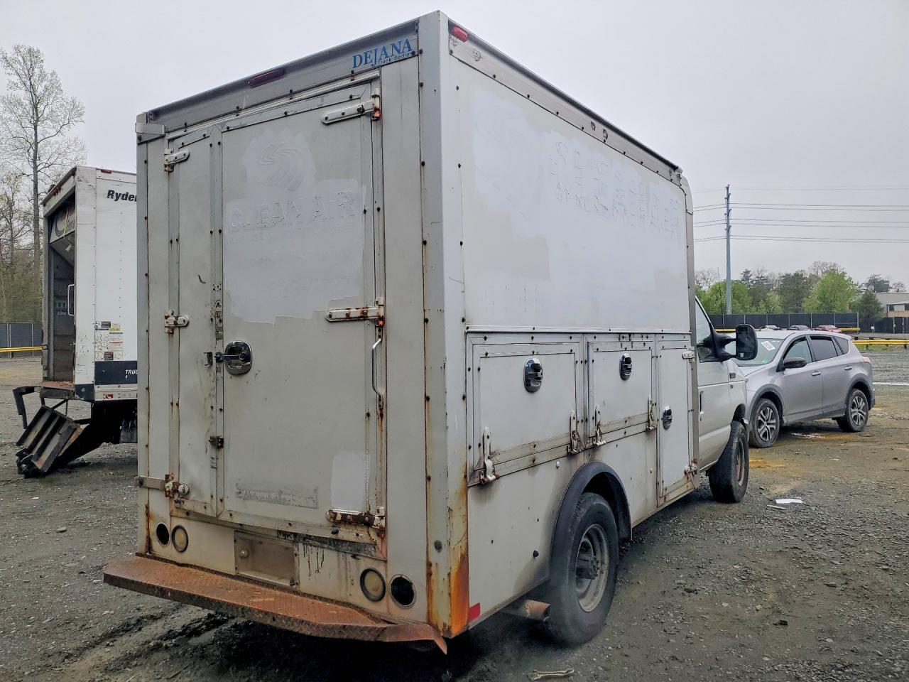 2010 Ford E350 CUT S