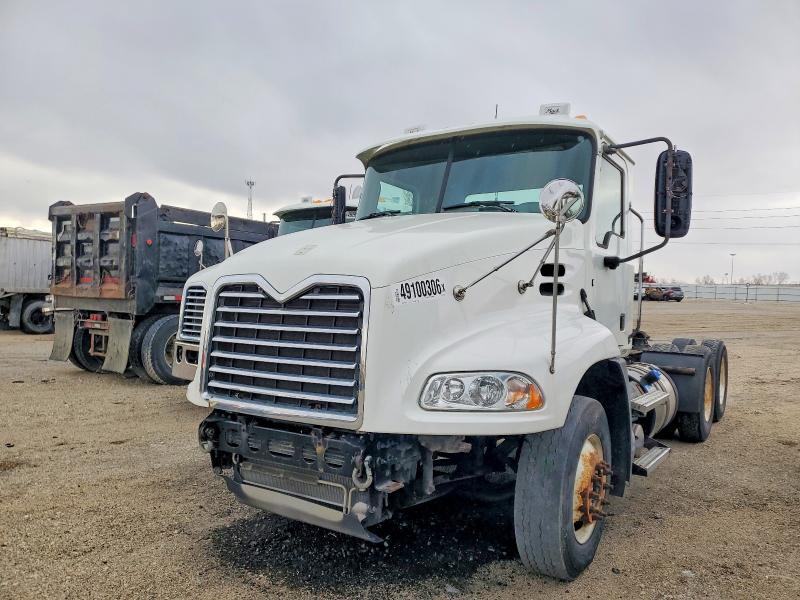 2014 Mack Cxu613 Semi Truck