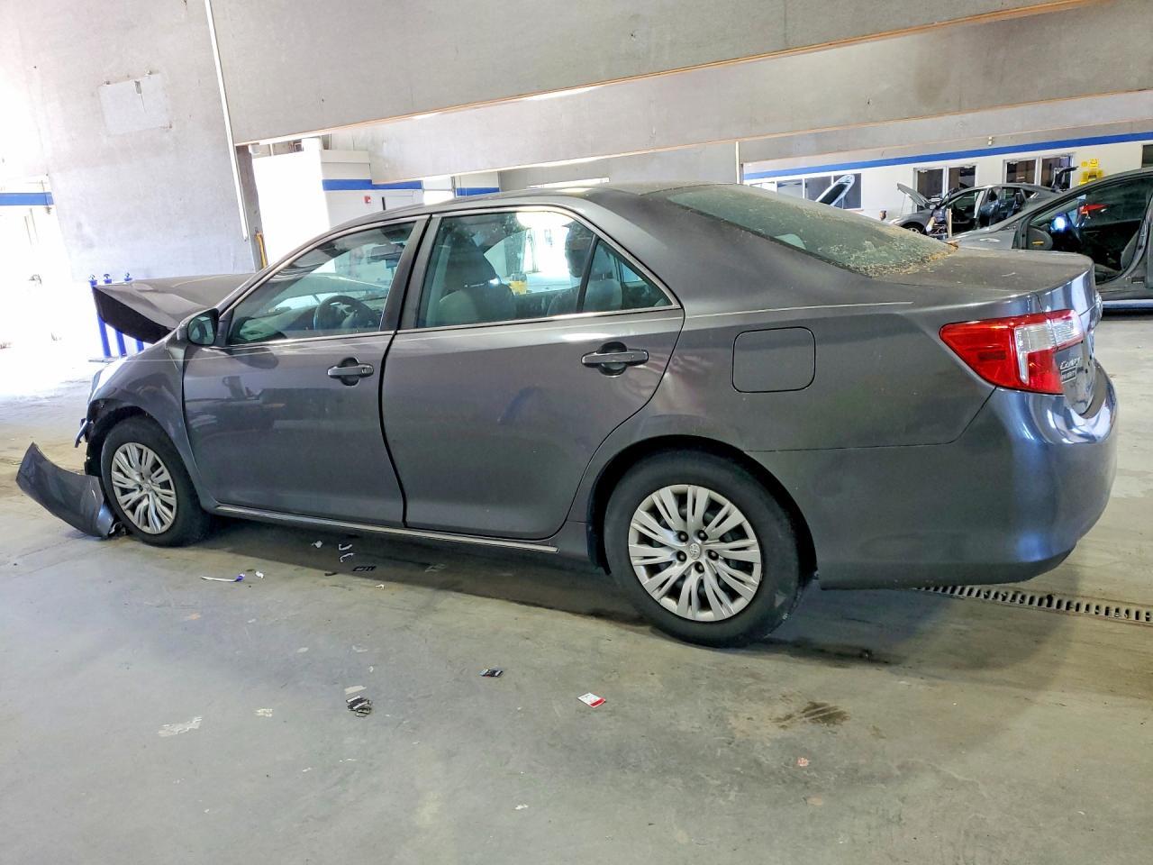 2014 Toyota Camry le