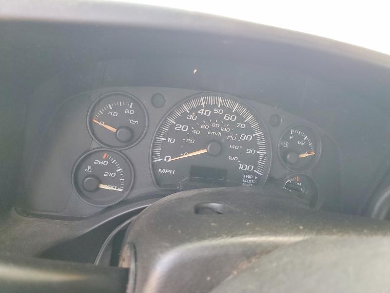 2005 GMC Savana box Truck
