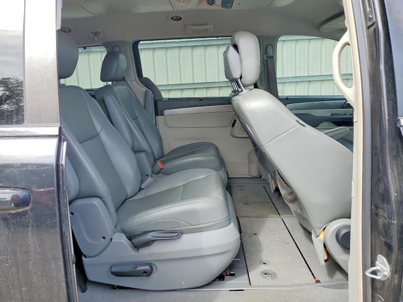 2013 Volkswagen Routan se