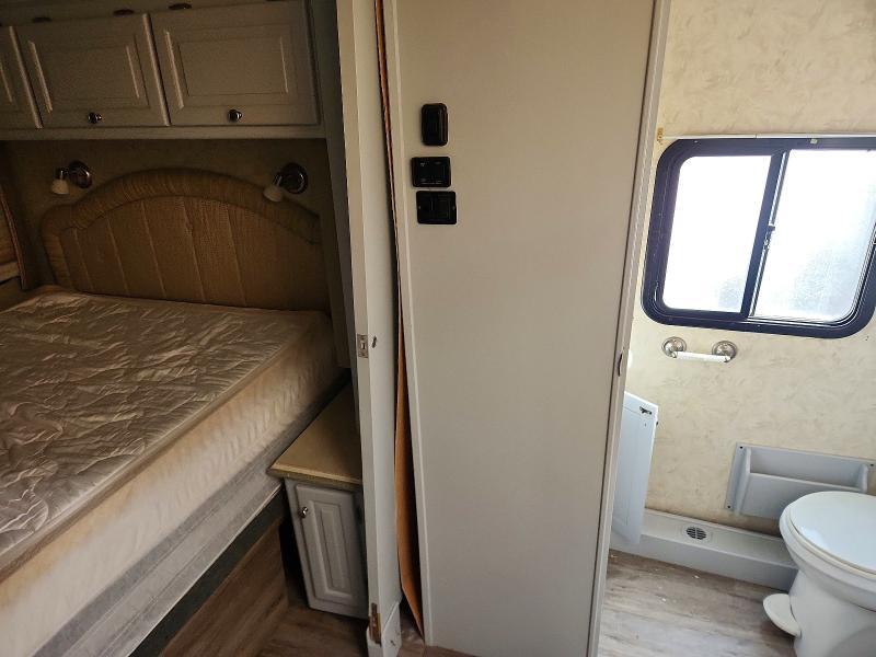 2006 Freigliner Chassis