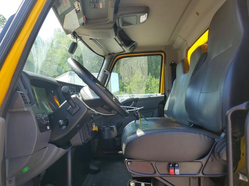 2021 International MV607 BOX Truck