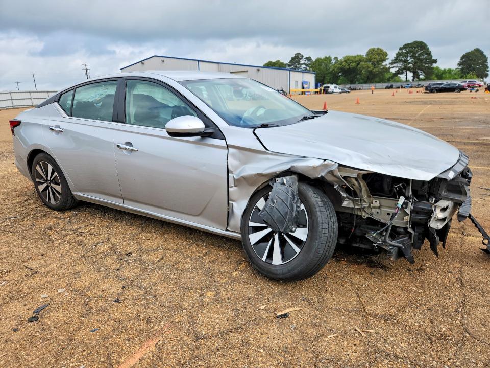 2022 Nissan Altima sv