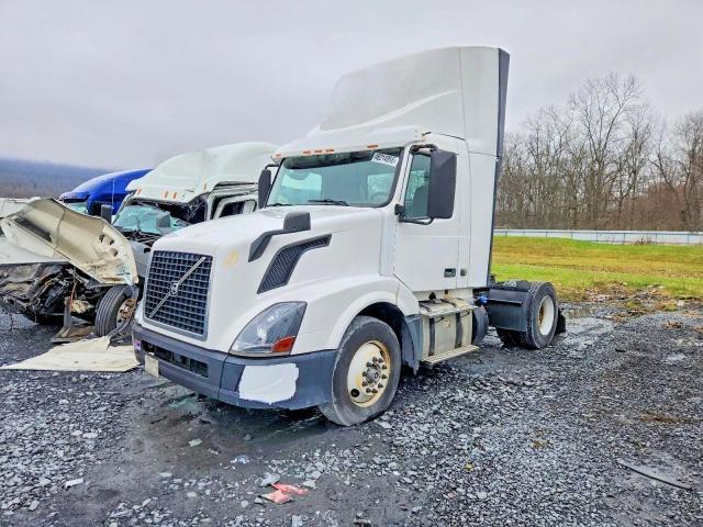 2018 Volvo VNL Semi Truck