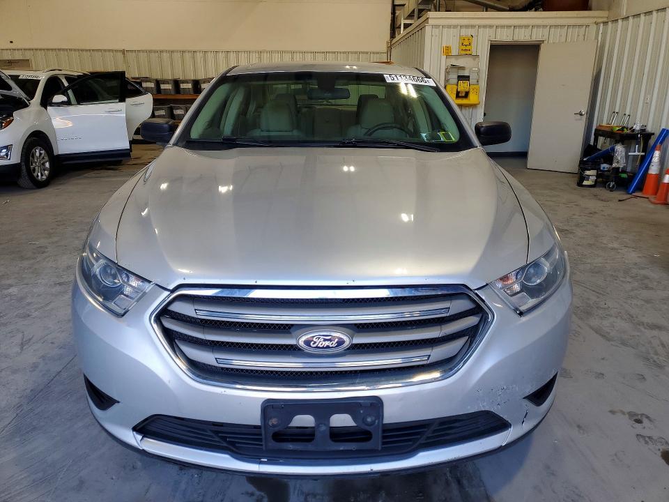 2015 Ford Taurus se
