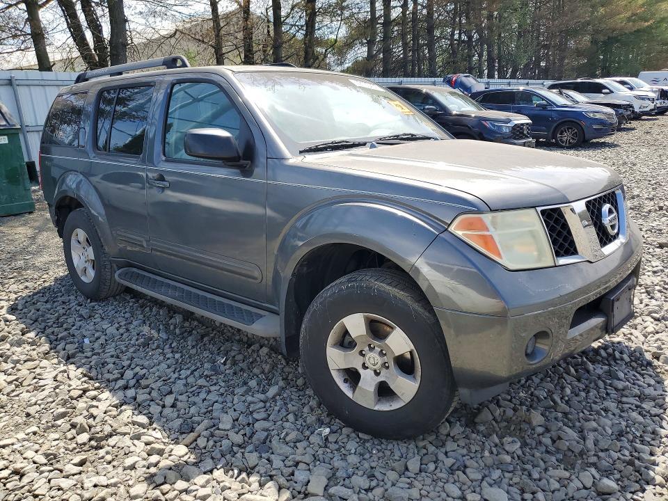 2005 Nissan Pathfinder xe