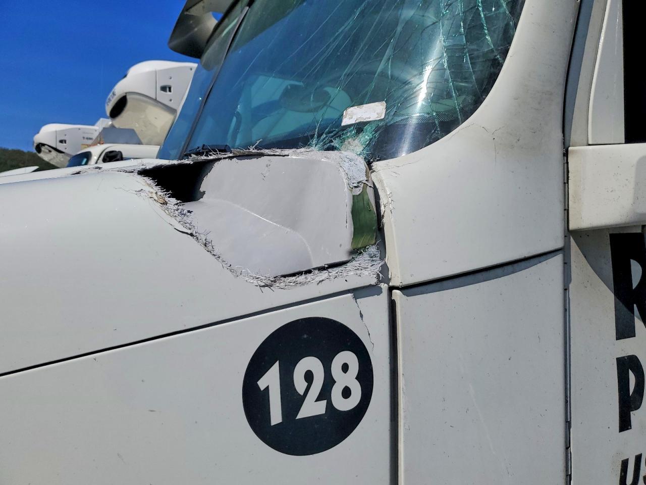 2020 Freightliner Conventional Columbia