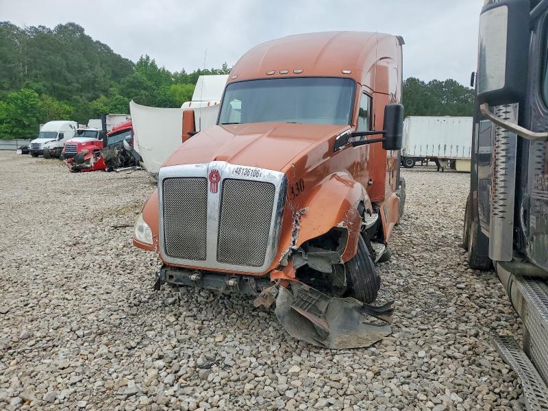 2017 Kenworth T680 Semi Truck
