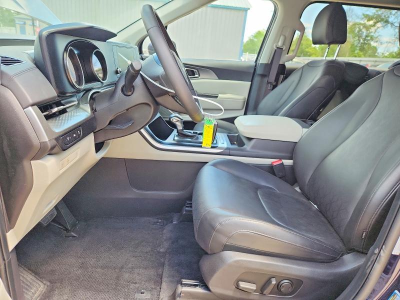 2024 KIA Carnival lx