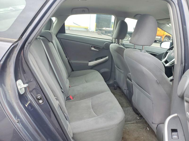 2010 Toyota Prius iii