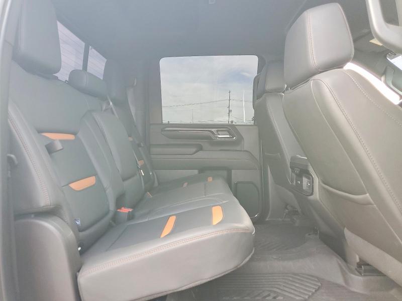 2024 GMC Sierra K2500 AT4