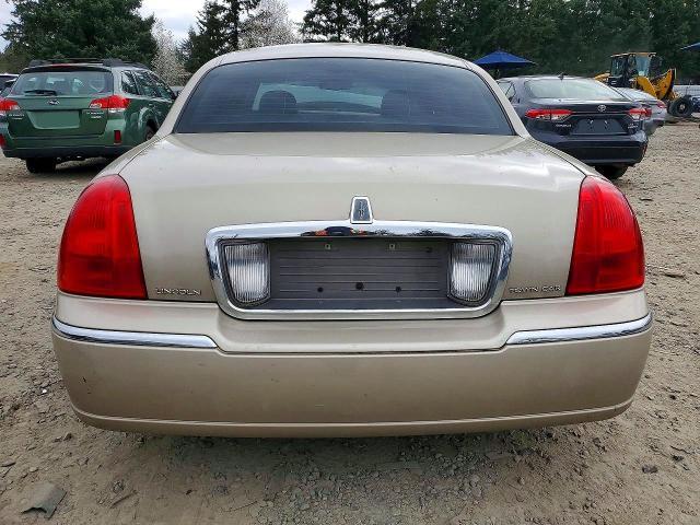 2008 Lincoln Town car Signature Limited