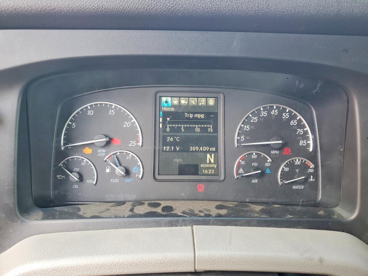 2021 Freigliner 2021 Freightliner Cascadia 126 Semi Truck