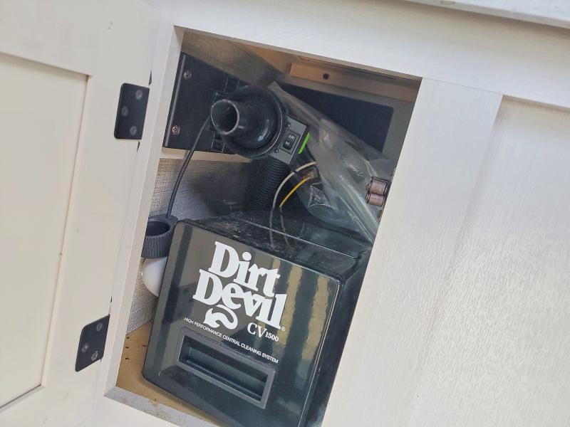 2023 Jayco JAYFL40RBS-Camper