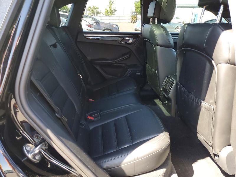 2015 Porsche Macan Turbo