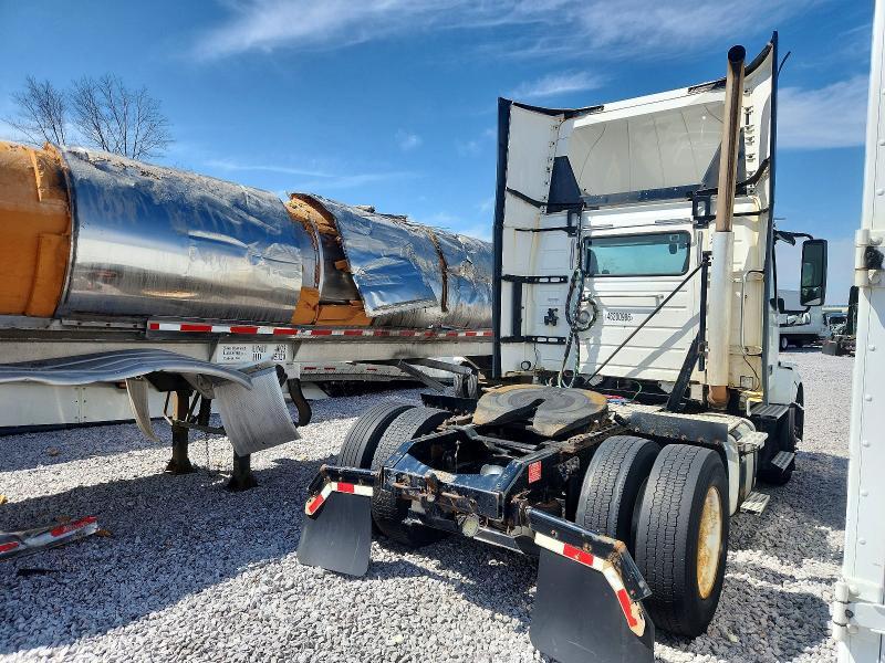 2018 Volvo VNL Semi Truck