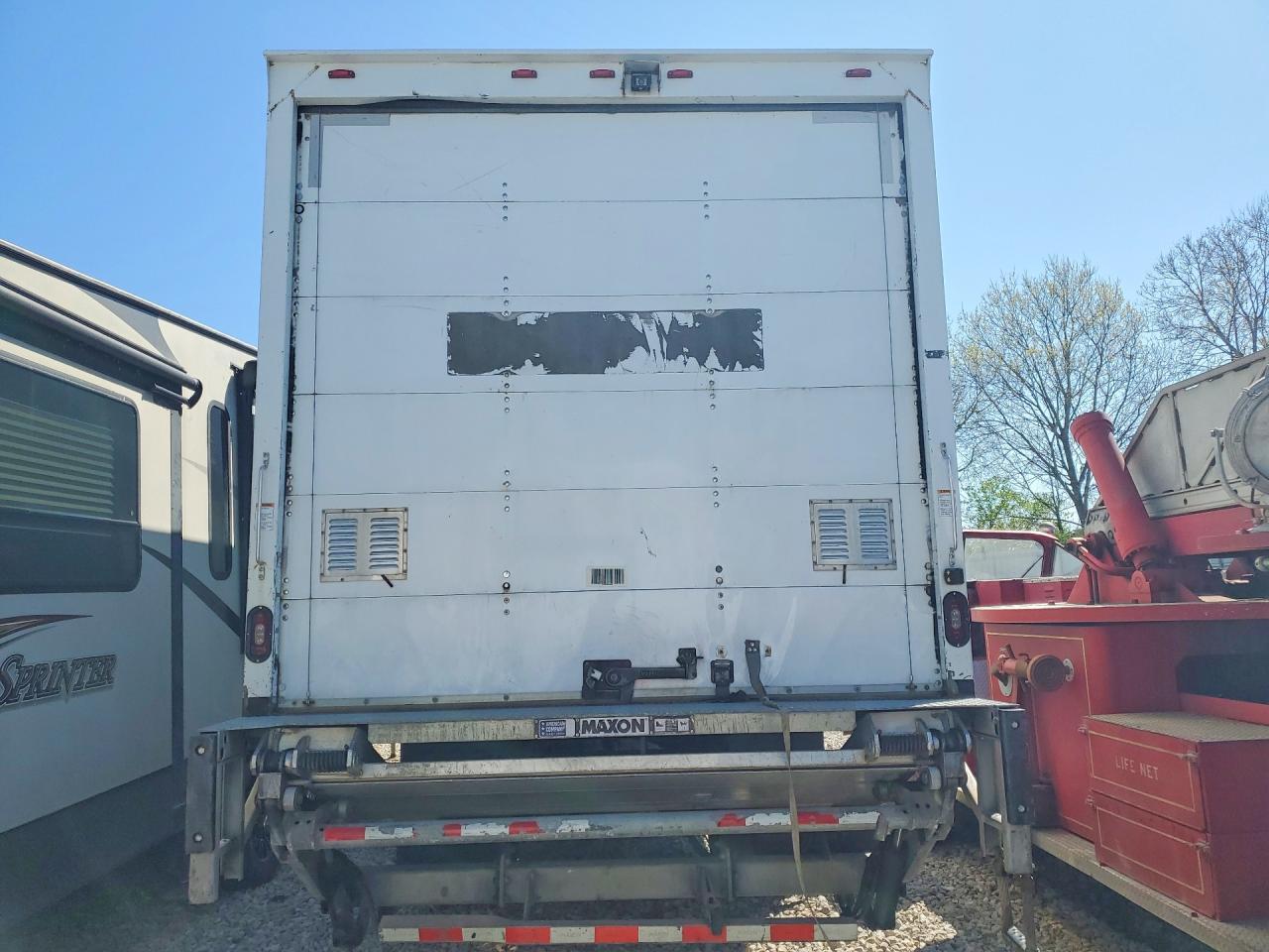 2019 Freightliner Business Class M2 BOX Truck