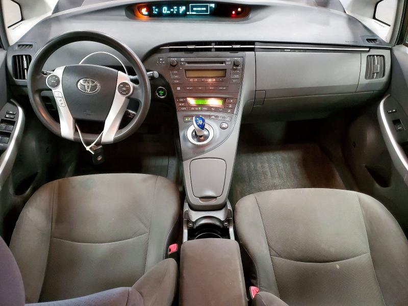 2010 Toyota Prius iii