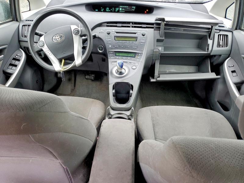 2010 Toyota Prius iii