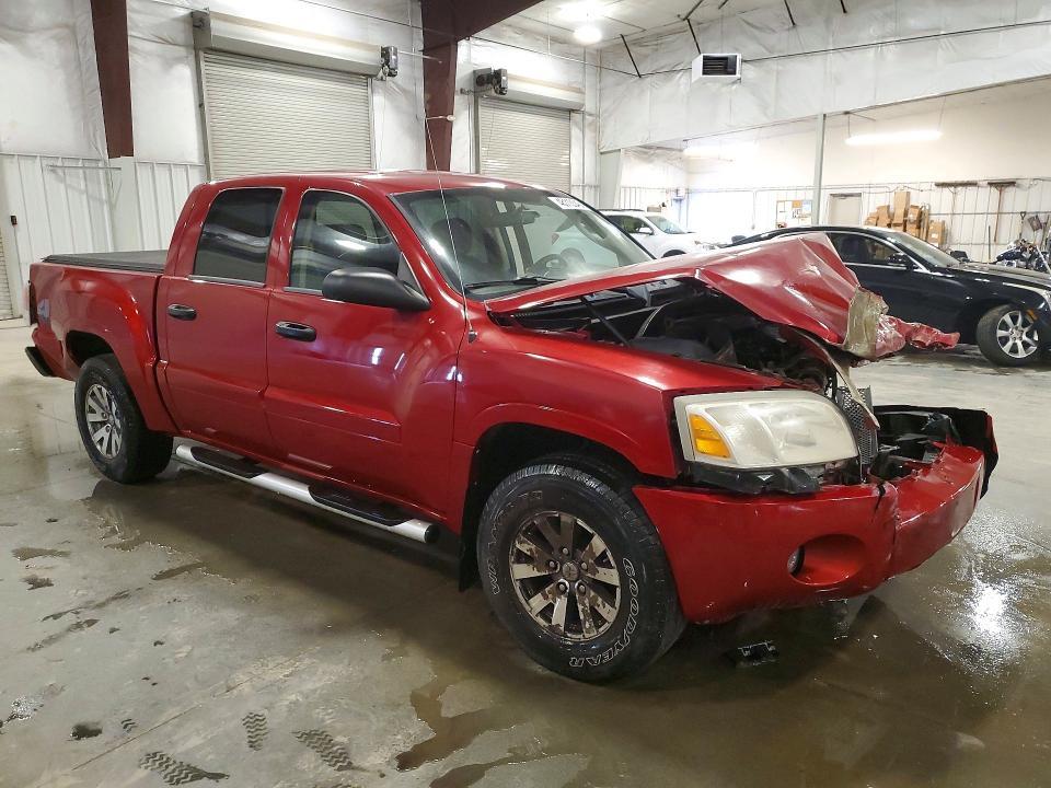 2008 Mitsubishi Raider LS