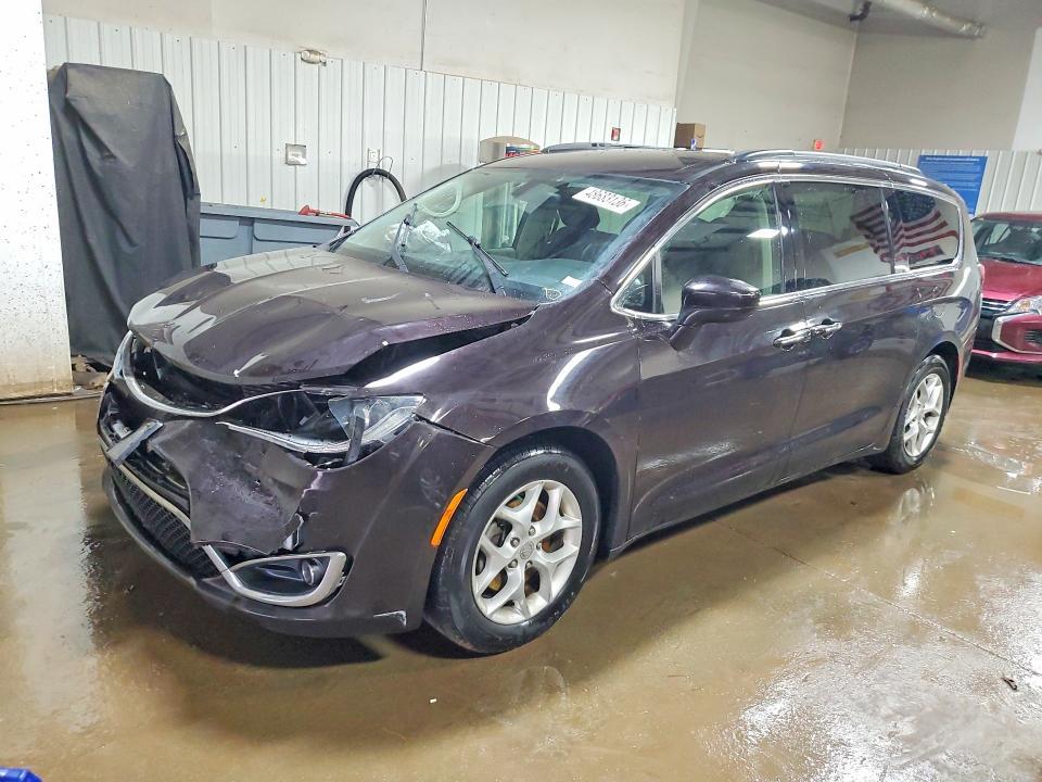 2018 Chrysler Pacifica Touring Plus