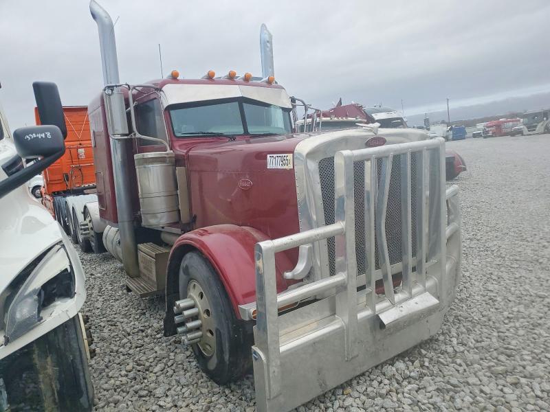 2012 Peterbilt 389 Semi Truck